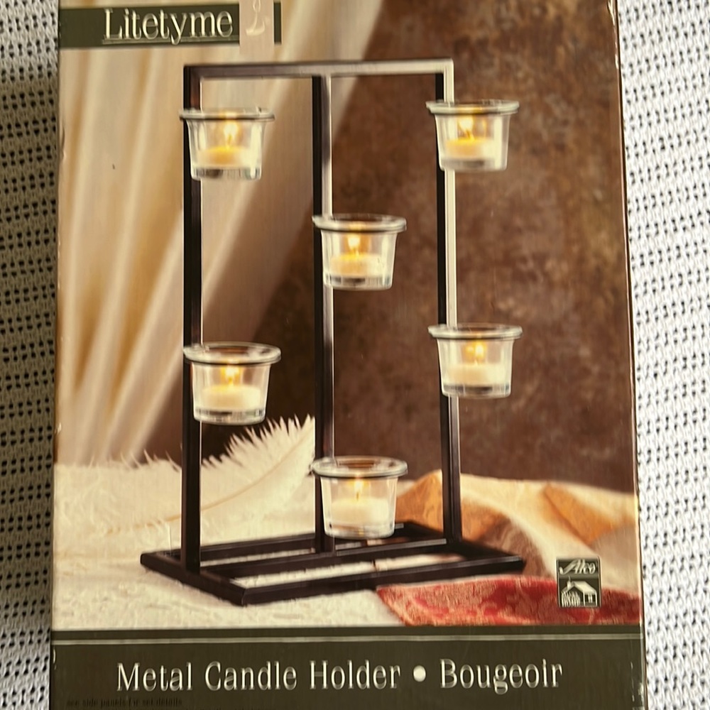 Metal candle holder